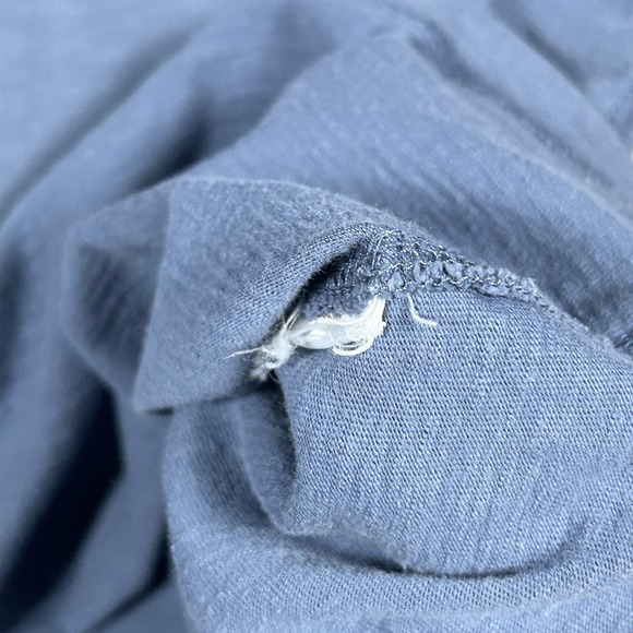 Timberland T Shirt Men's Size Large Blue Long Sleeve Blank Mini Logo Regular Fit - Picture 3 of 14